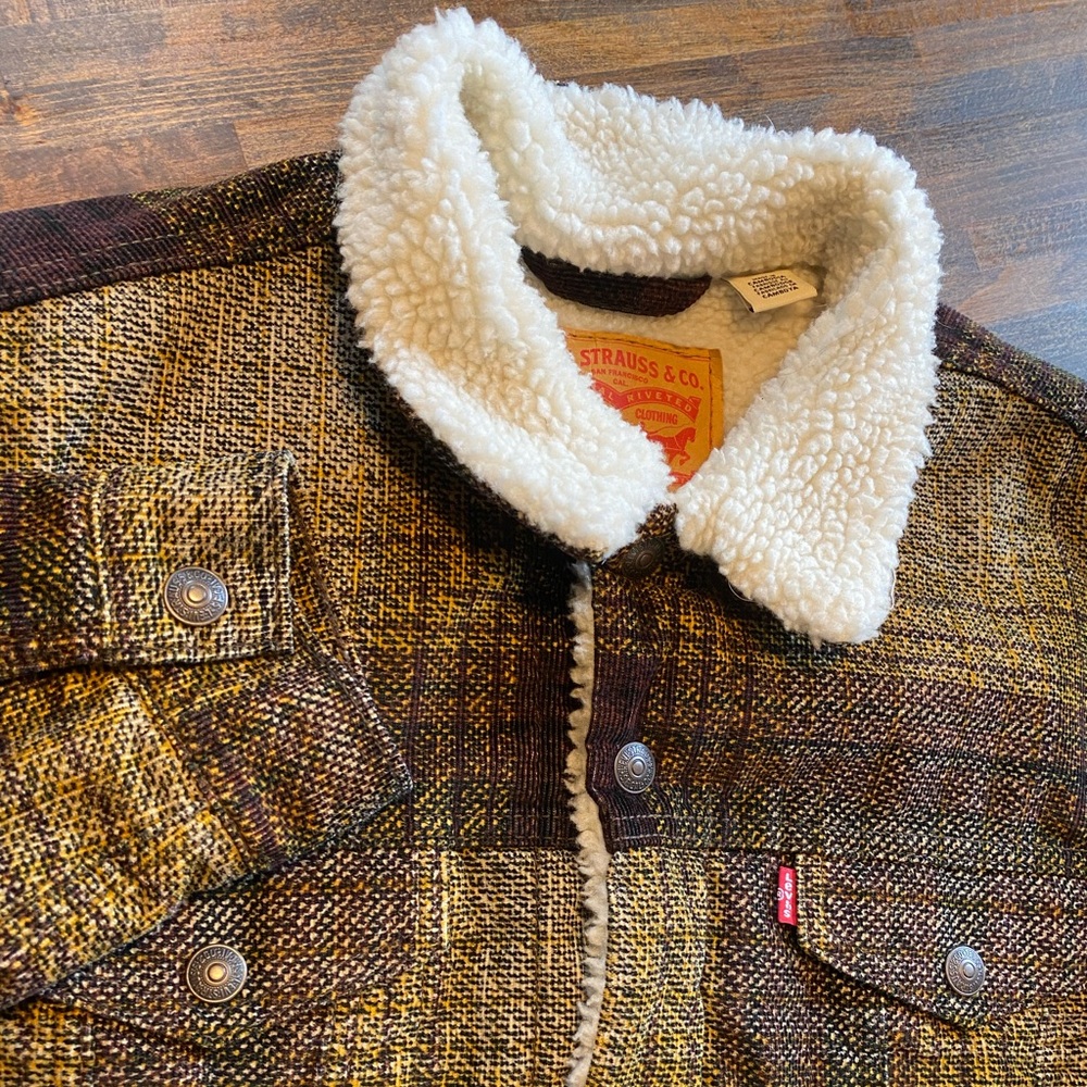 Levis Corduroy Sherpa Lined Trucker Jacket Mens Medium Brown Yellow Plaid Collar